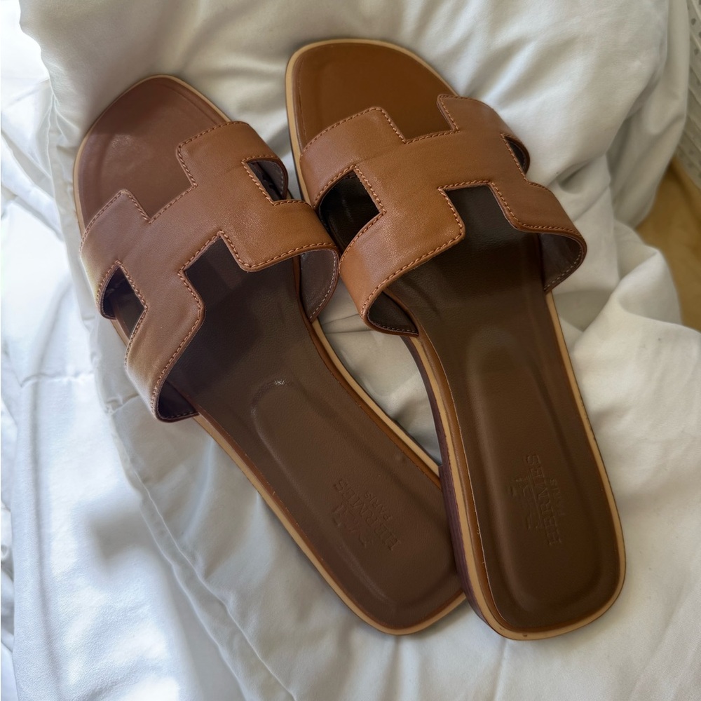 designer brown sandals - Picture 2 of 5